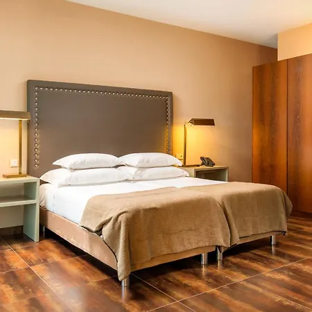 Nau Morgado Golf & Country Club Готель Портіман