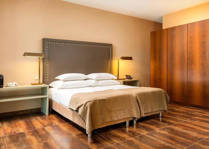 Nau Morgado Golf & Country Club Готель Портіман