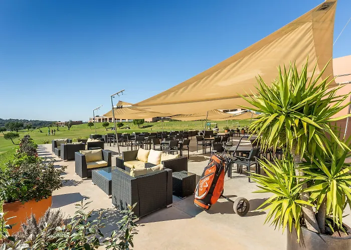 Nau Morgado Golf & Country Club بورتيماو