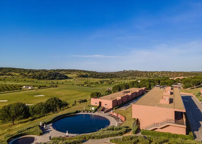 Nau Morgado Golf & Country Club فندق