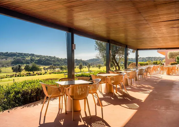 Nau Morgado Golf & Country Club فندق 4*