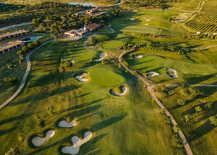 Nau Morgado Golf & Country Club بورتيماو